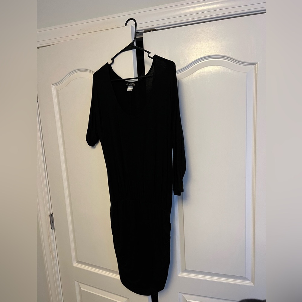 VENUS Classic Black Long Sleeve Dress